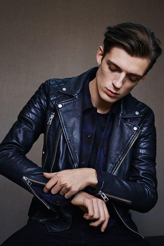 THE TOP 5 ICONIC JACKETS YOU NEED TO OWN DISCOVER A WIDE RANGE OF STYLES AND COLOURS